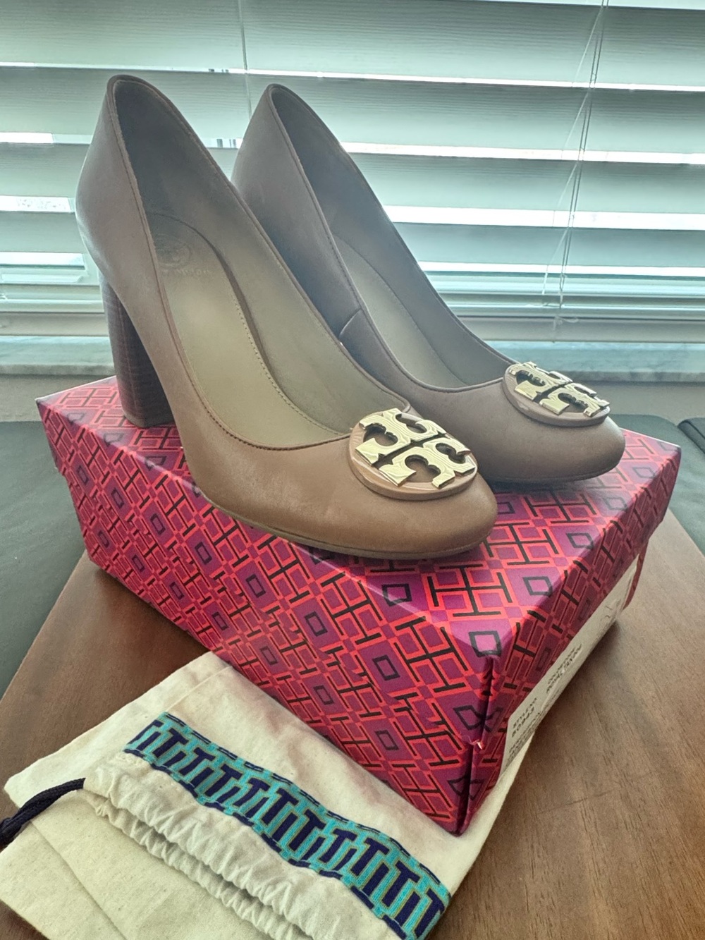 Tory Burch Janey 85 mm Block Heel Pumps with Gold Logo